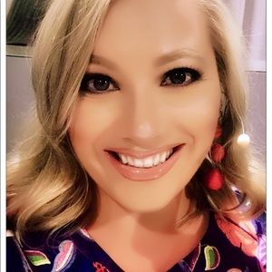 Meet your Posher, Leah